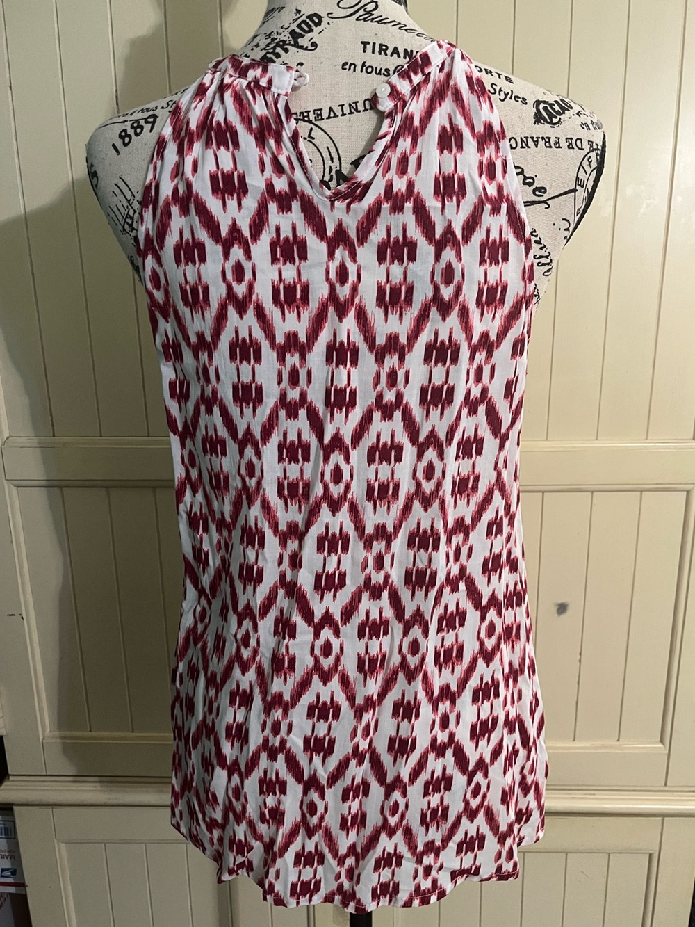 Old Navy Suspended Cami in Coral Print - Picture 7 of 11